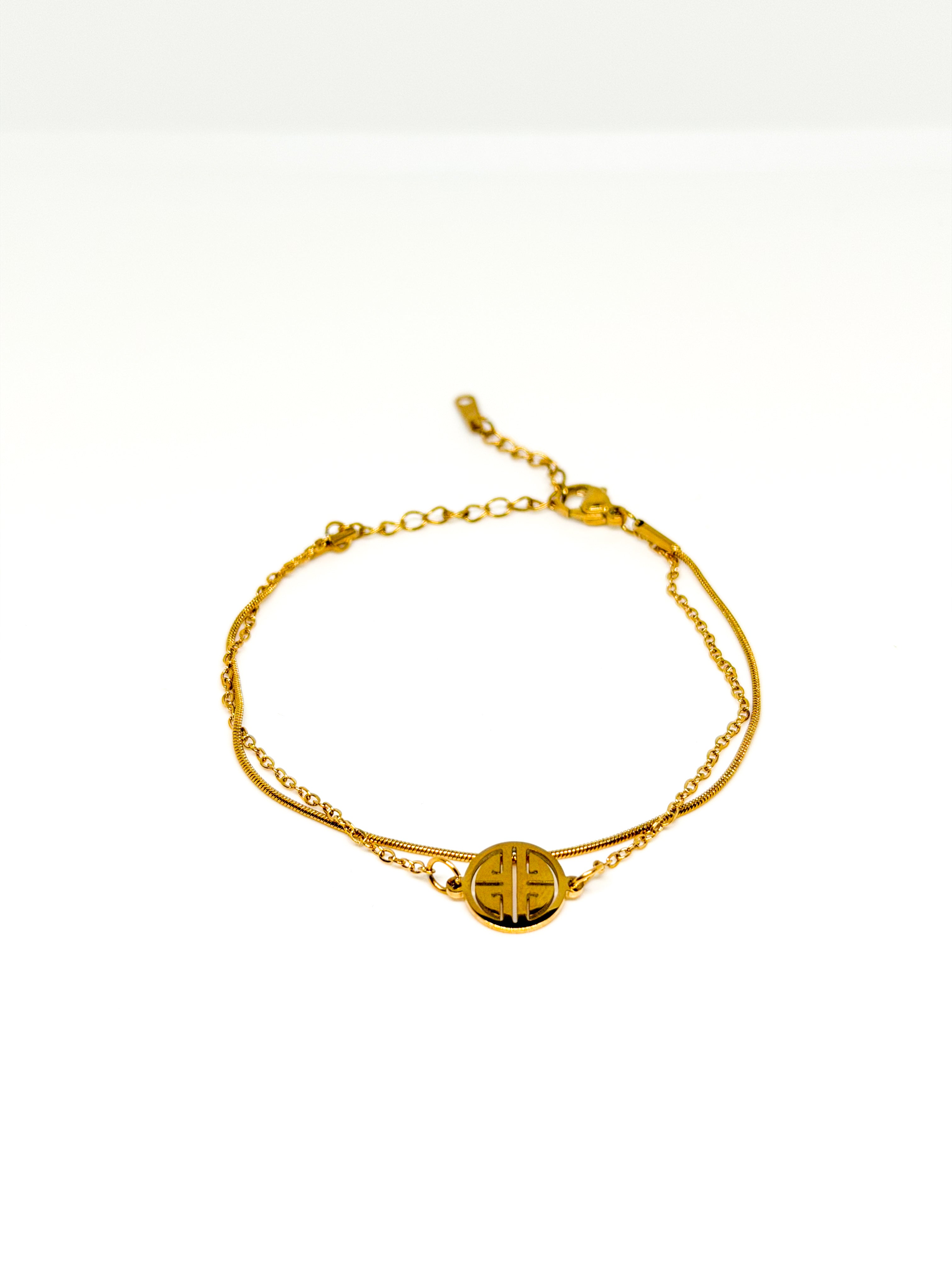 Double Chain medallion